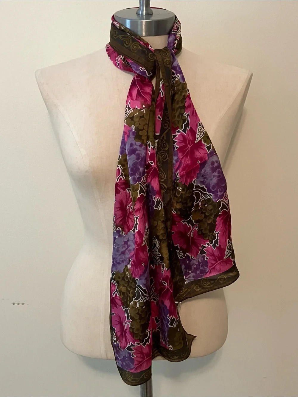 VTG The Vera Studio Green Silk Scarf Grapes Leaves Rectangle 10.5x51in NWT